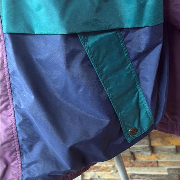 Vintage Purple and Teal Edmonton Petroleum Golf & C.C. Lined Windbreaker Jacket - Picture 6 of 10